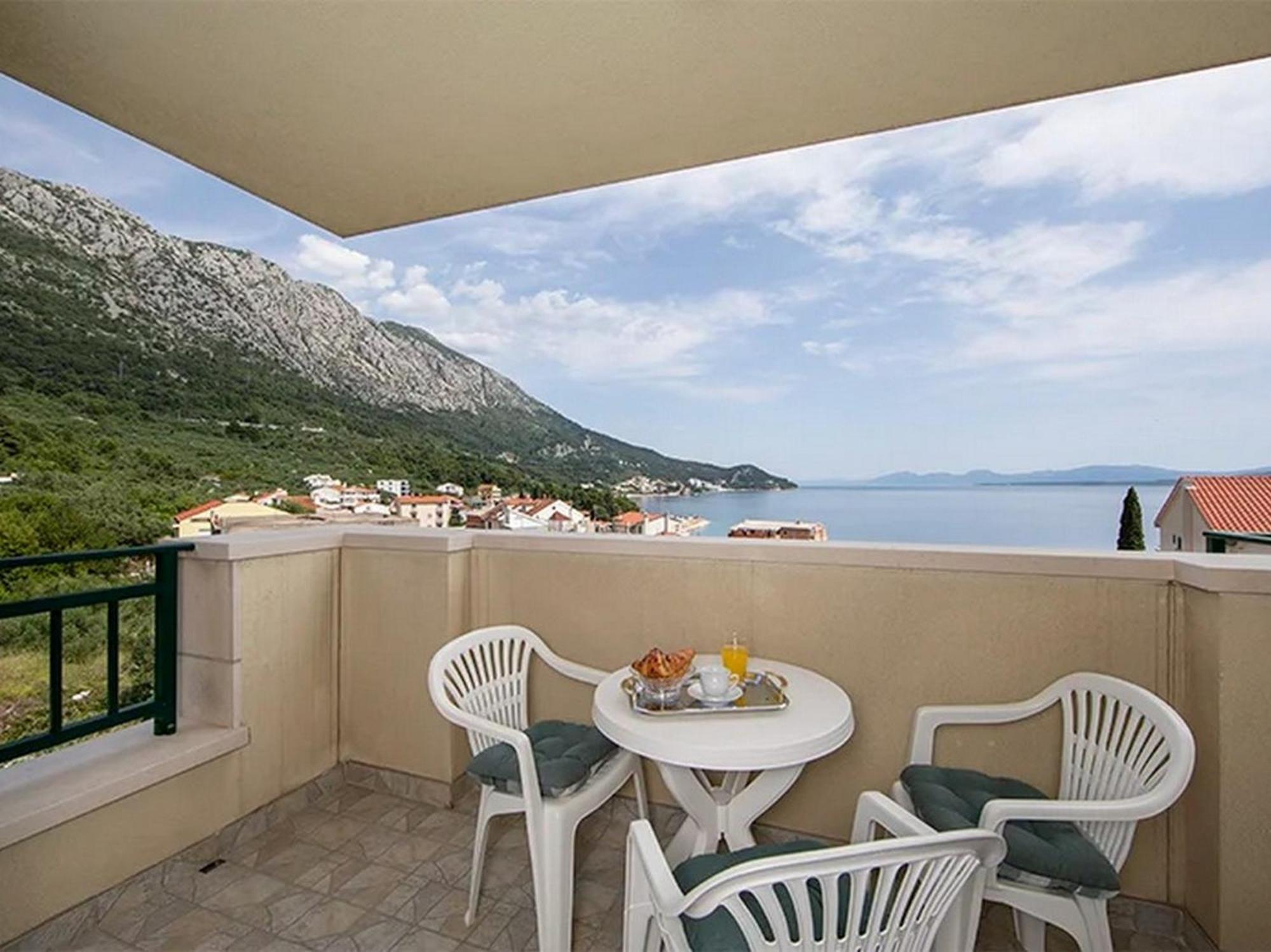 Apartments By The Sea Igrane, Makarska - 17292 Exterior photo