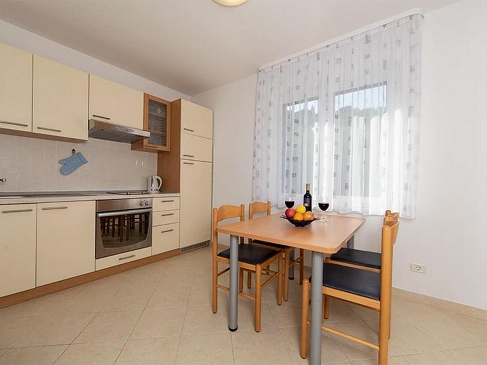 Apartments By The Sea Igrane, Makarska - 17292 Exterior photo