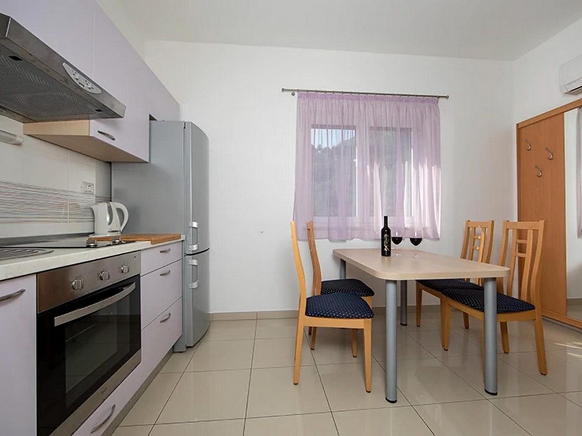 Apartments By The Sea Igrane, Makarska - 17292 Exterior photo