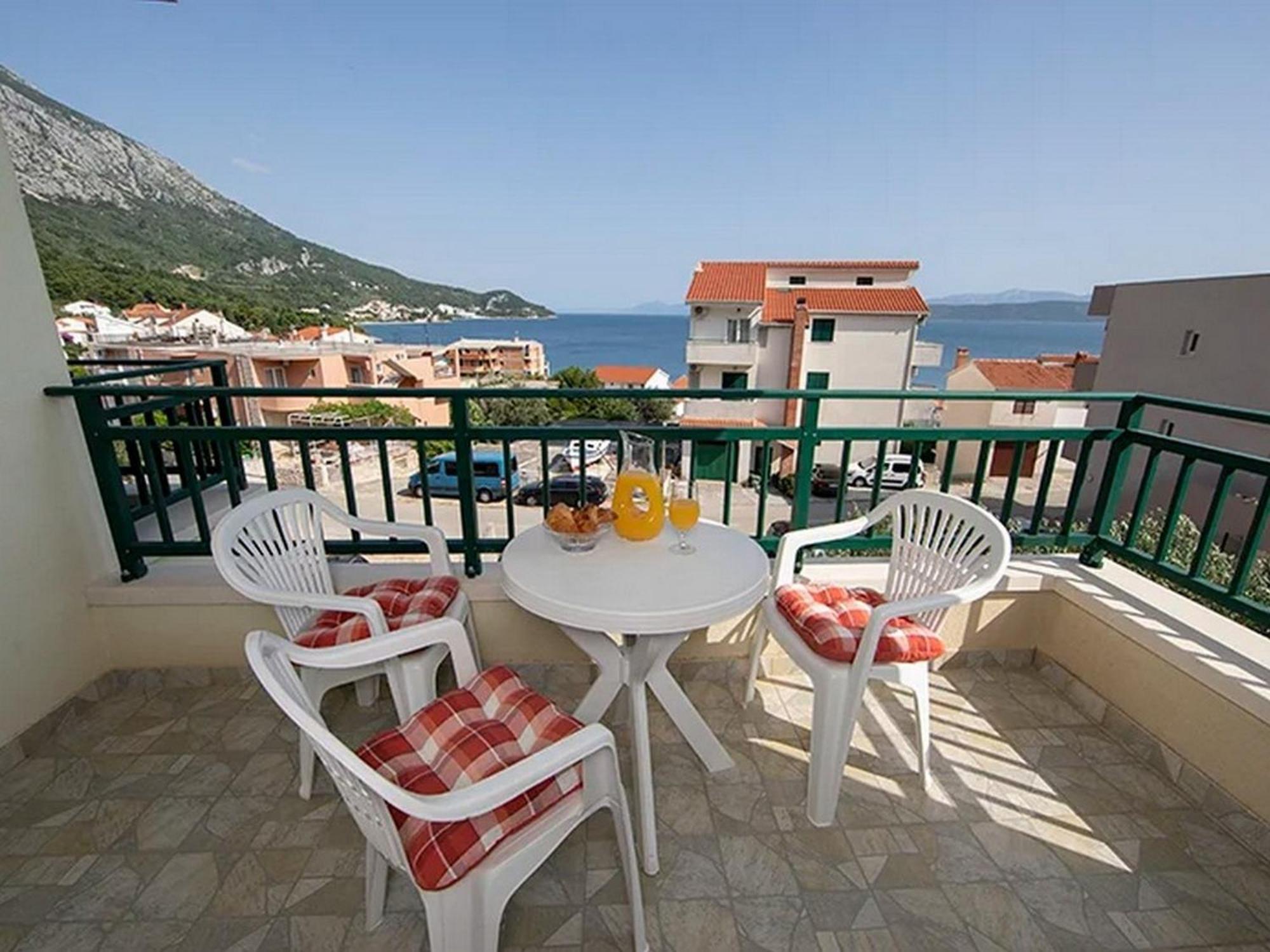 Apartments By The Sea Igrane, Makarska - 17292 Exterior photo