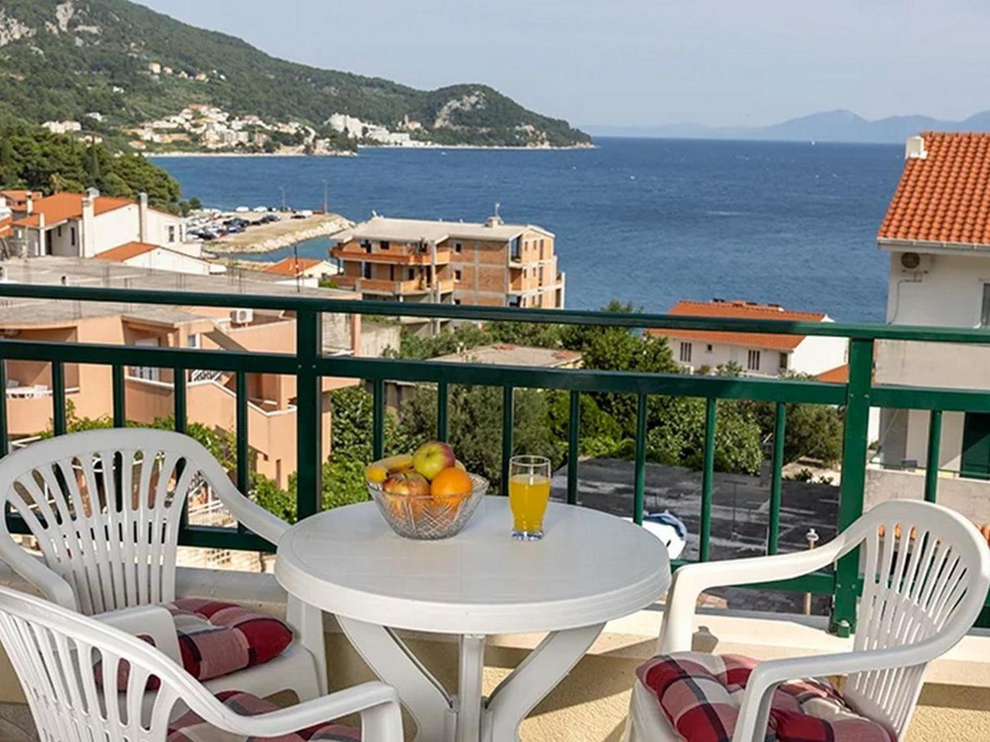 Apartments By The Sea Igrane, Makarska - 17292 Exterior photo
