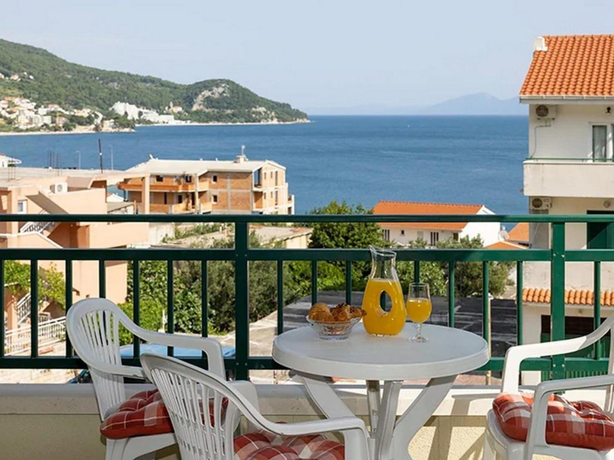 Apartments By The Sea Igrane, Makarska - 17292 Exterior photo