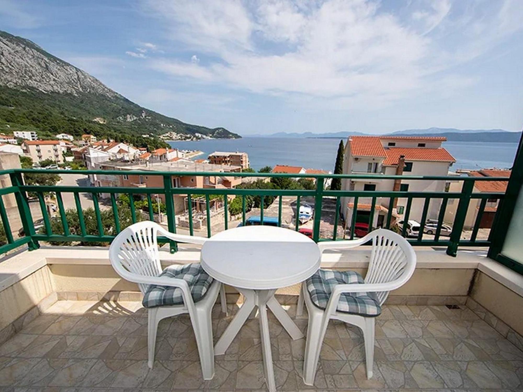 Apartments By The Sea Igrane, Makarska - 17292 Exterior photo