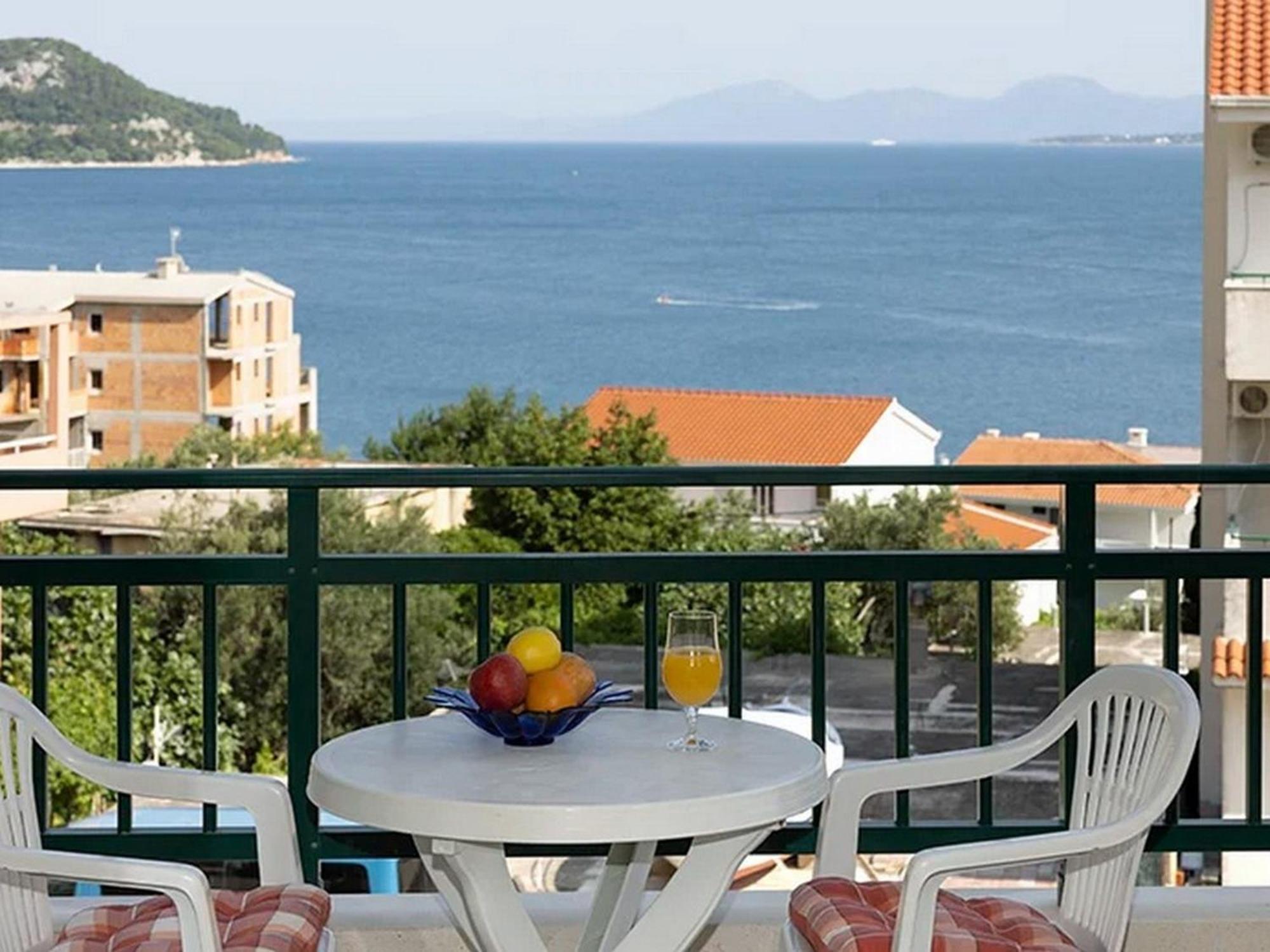 Apartments By The Sea Igrane, Makarska - 17292 Exterior photo