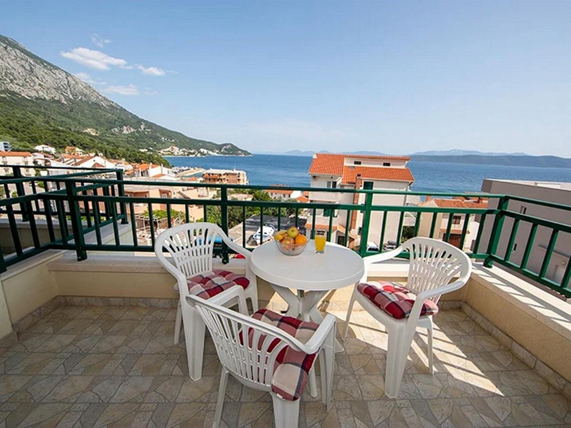 Apartments By The Sea Igrane, Makarska - 17292 Exterior photo